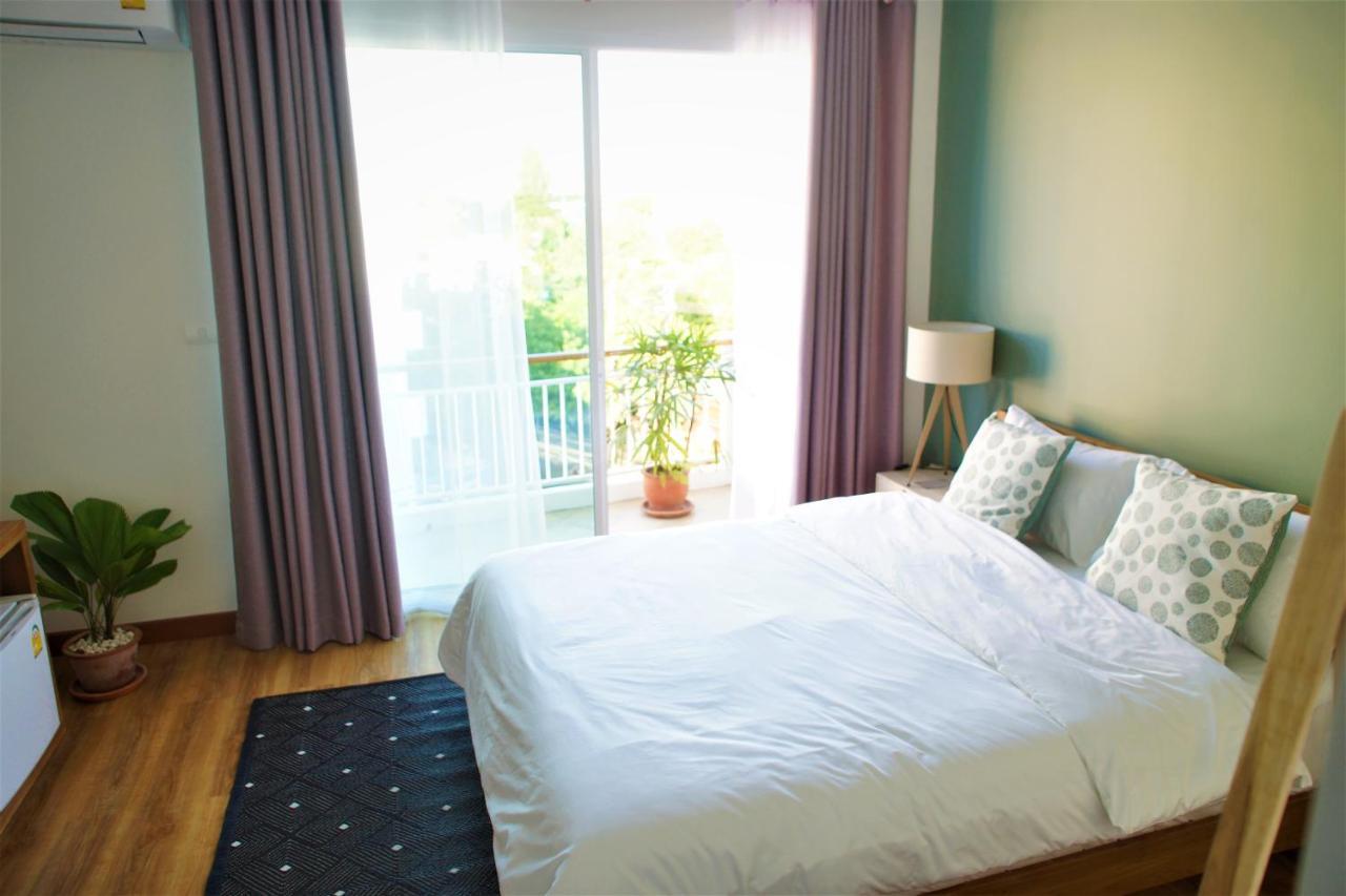 Breadfruit Hostel Chiang Mai Bagian luar foto